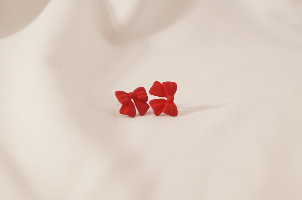 Aretes de Moñito Rojo