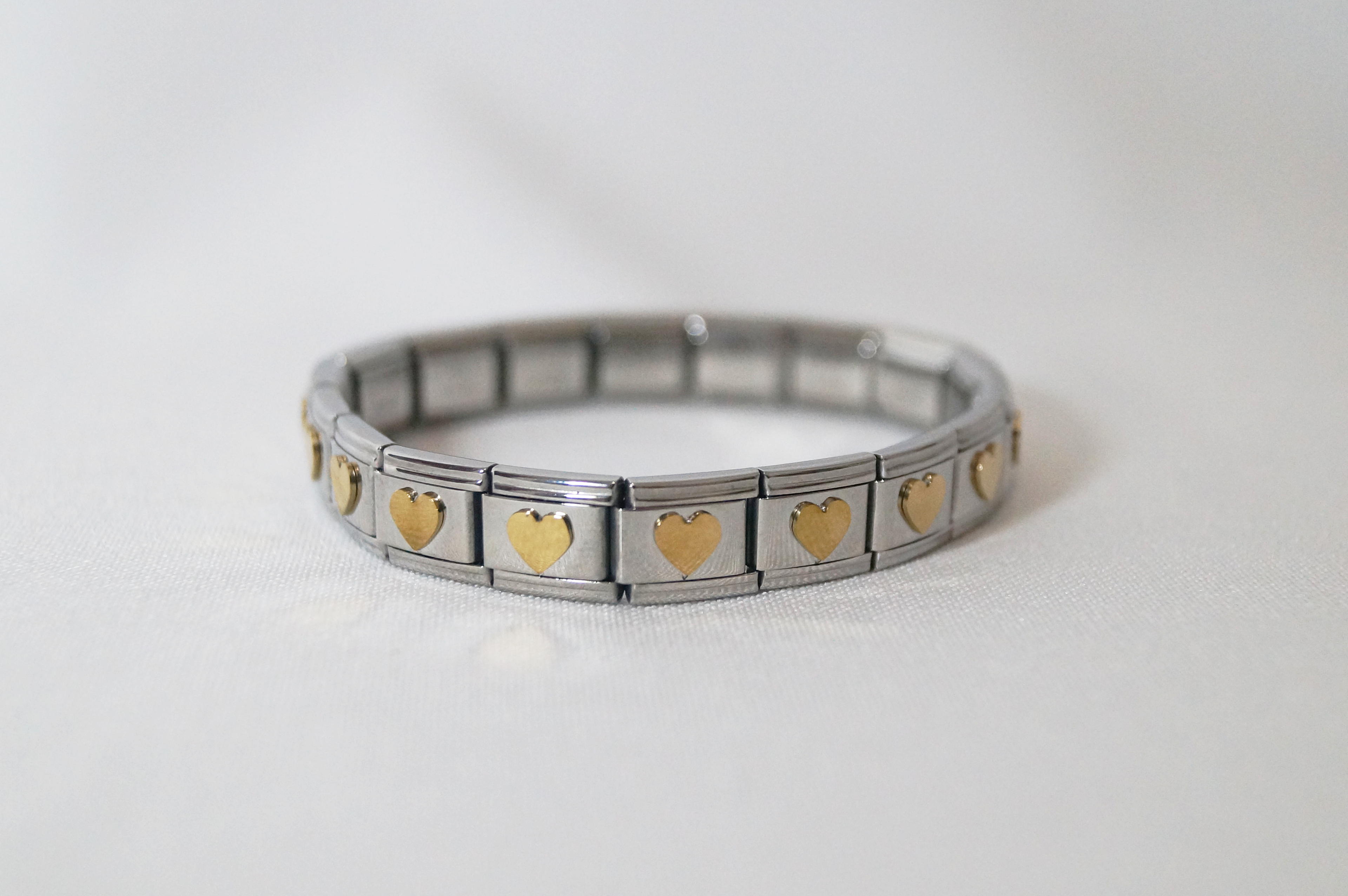 Pulsera bicolor con de talles de moda corazón